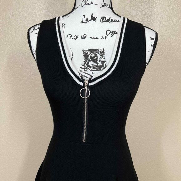 Rehab black dress fit and flare sleeveless size S front half zipper closure goth - Picture 6 of 14